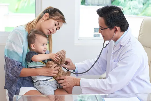 baby-visiting-hospital-with-mom